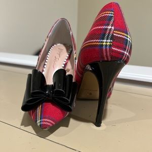 Betsey Johnson - Bow Pumps